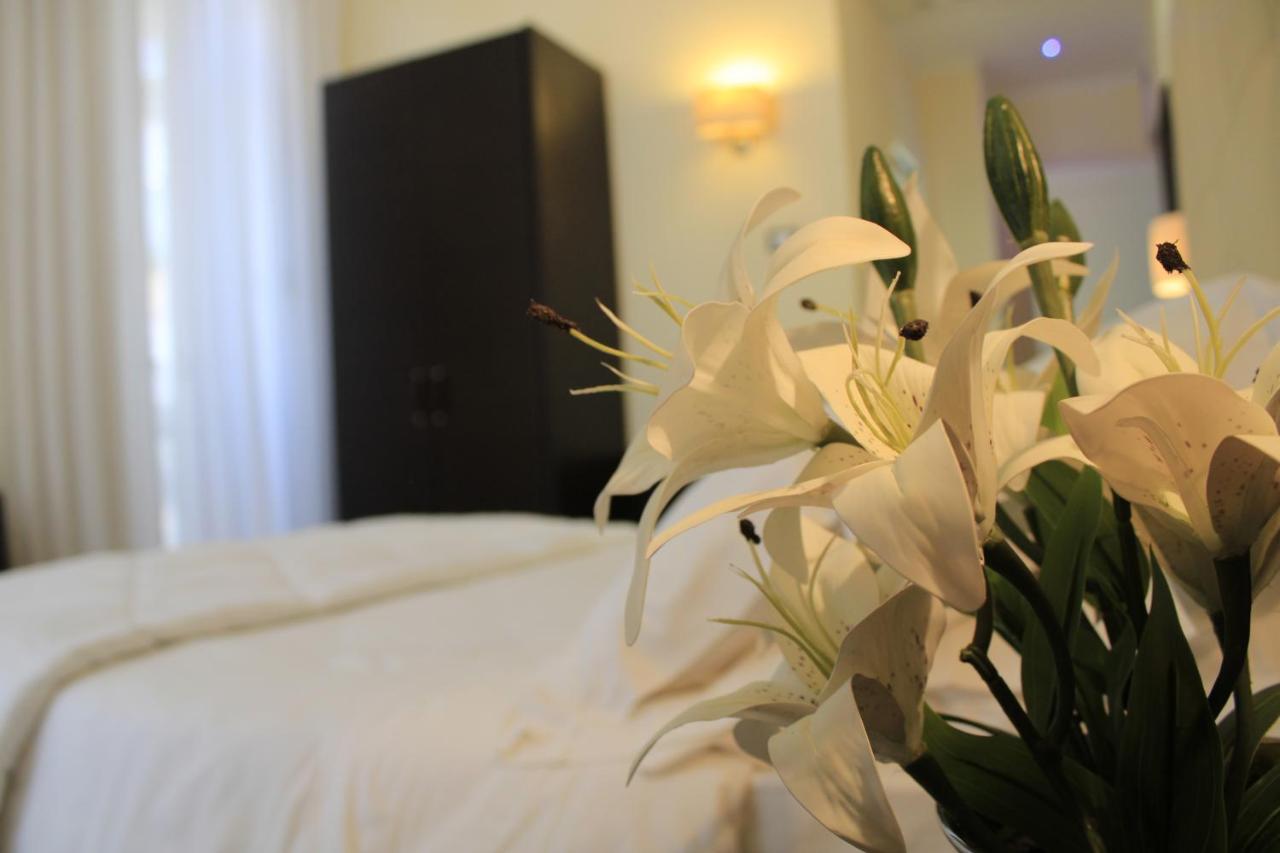Hotel Ferdinando II Napels Buitenkant foto